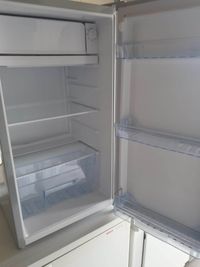 26-4 sevenstars koelkast open